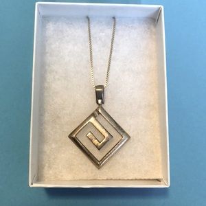 🌻925 Sterling Silver Greek Pendant & Chain